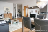# Schicke Eigentumswohnung, vermietet in herrlicher Lage! - .