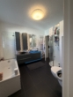 # Tolles Wohngefühl in zentraler Lage mit 2 TG-Stellplätzen! - .