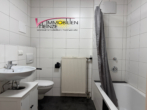 Kleine tolle Wohnung - großer Schritt ins Eigentum! Mit EBK, Stellplatz, Keller! Renoviert und Bezugsfrei! - Bad ohne Schnickschnack