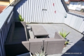 # Schönes Anwesen, Photovoltaik, viele Freisitze, Einliegerwohnung, Carport, Garten - Frei 2026! - Terrasse und Schuppen OG