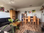 # Wohnung mit sonnigem Ausblick ganz oben! Bald bezugsfrei! - Wohnzimmer