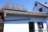 # Schönes Anwesen, Photovoltaik, viele Freisitze, Einliegerwohnung, Carport, Garten - Frei 2026! - Photovoltaikanlage
