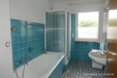 # Toller Bungalow mit viel Stauraum im Dach und im Keller für Hobbys und Bastler! - Bad aus dem Baujahr