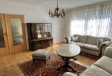 # Toller Bungalow mit viel Stauraum im Dach und im Keller für Hobbys und Bastler! - .