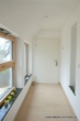 # Verkauft! Günstiger Start! Hochwertiger Wintergarten, Terrasse+Balkon! - Flur mit Blick zur Terrasse und Wohnungseingangstü