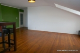 #Schnäppchen und bezugsfrei! Ruhige, großzügige Wohnung mit Dachterrasse und Schwedenofen! - Wohnzimmer