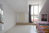 #Schnäppchen und bezugsfrei! Ruhige, großzügige Wohnung mit Dachterrasse und Schwedenofen! - .