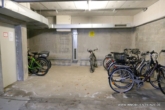 # In den Startlöchern? Tolles Reich mit EBK, Aufzug, TG-Stellplatz! Seniorensitz!? - Fahrradabtellbereich