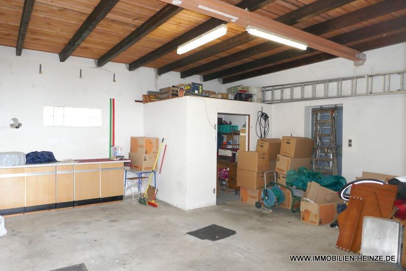 große Garage und Werkstatt
